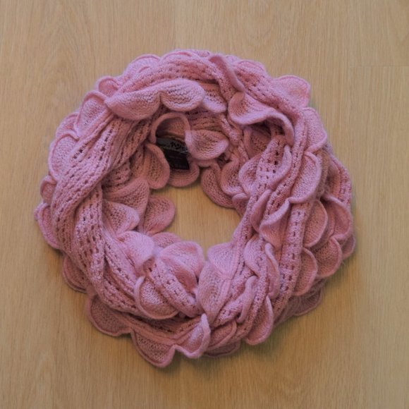Anthropologie Pink Knit Scallop Infinity Scarf - Picture 5 of 5